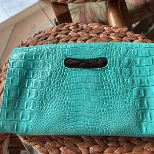 Nine West clutch NWT